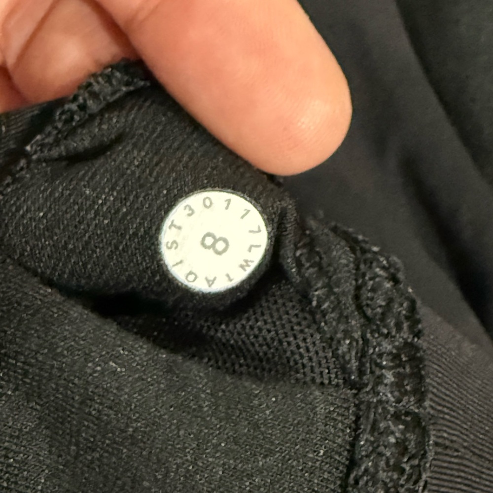 Lululemon In Training Tank (8) - Picture 9 of 10